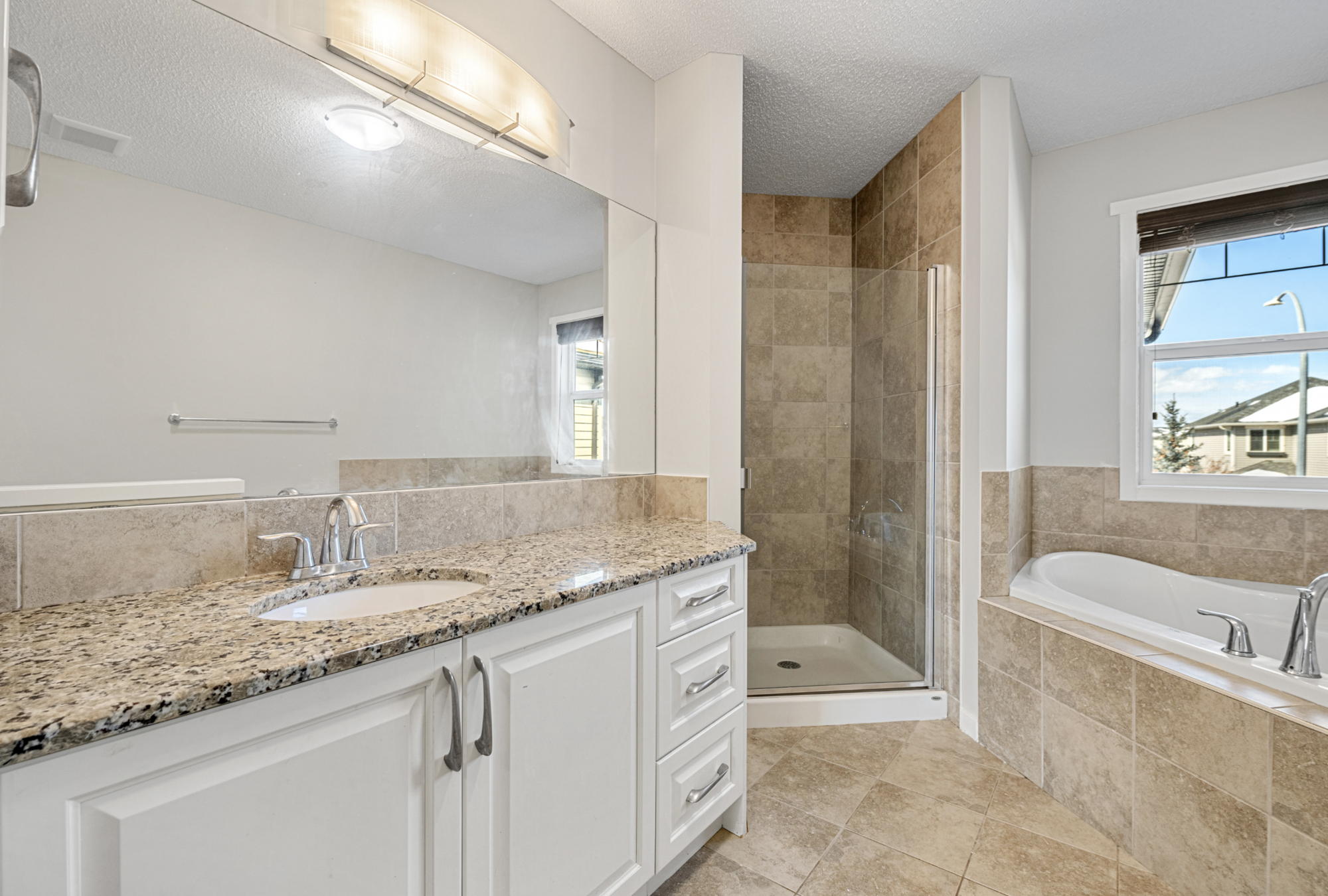 144 Brightoncrest bathroom